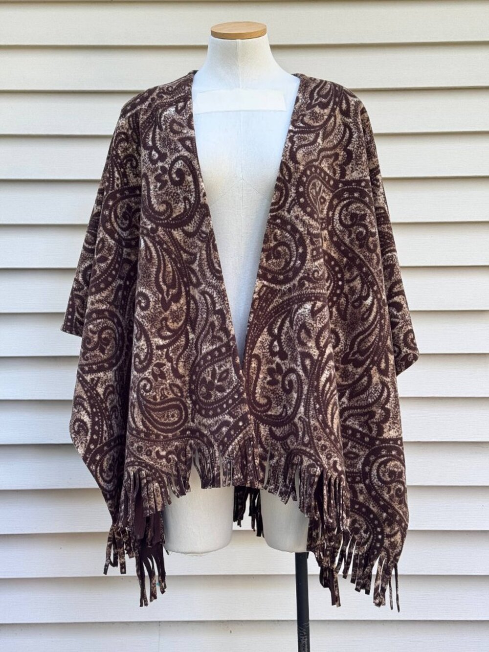 Tahari Paisley Print Fringe Hem Ruana Wrap Shawl — One Size